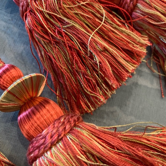 Braemore set of Tassels - Picture 6 of 8